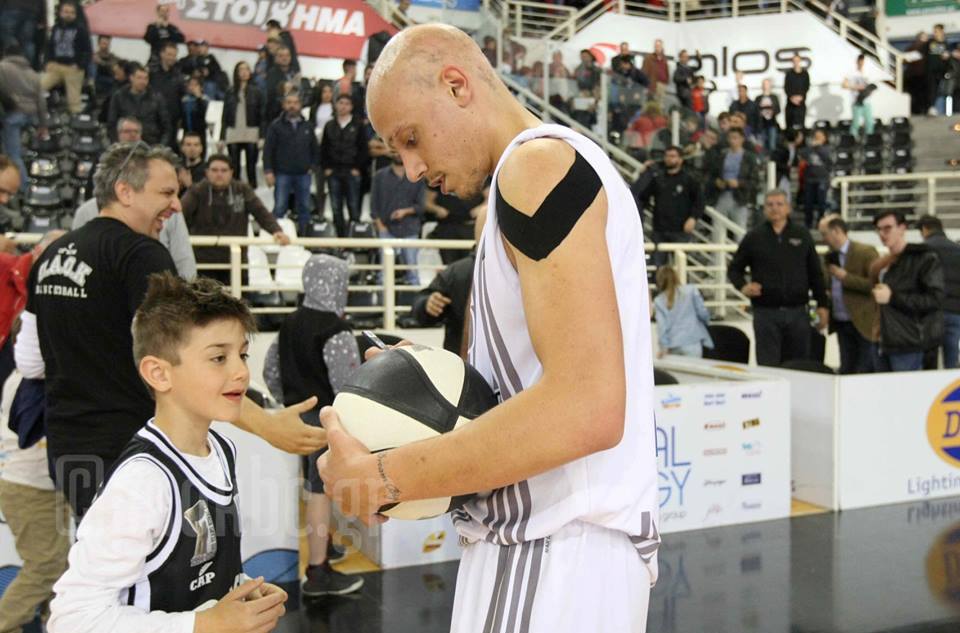 Koniaris me koroivo